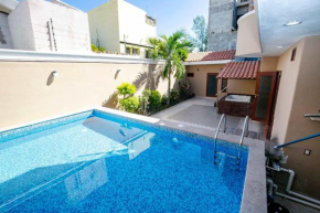 Central Residence Pool & jacuzzi 4 BR